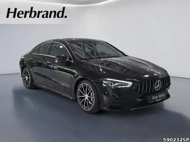 Mercedes-Benz CLA 35 AMG