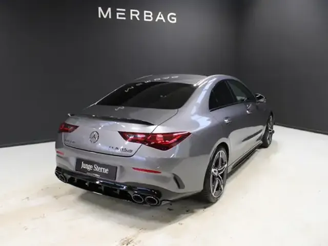 Mercedes-Benz CLA 45 AMG