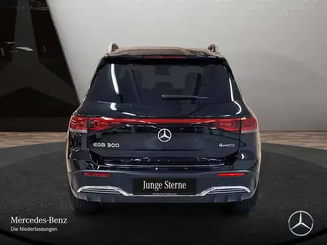 Mercedes-Benz EQB 300