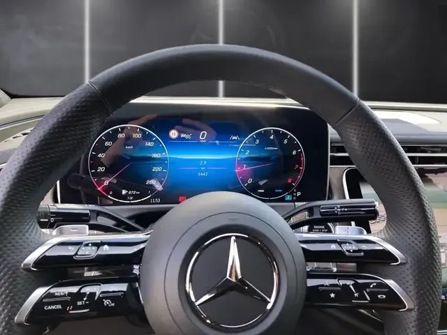 Mercedes-Benz E 200