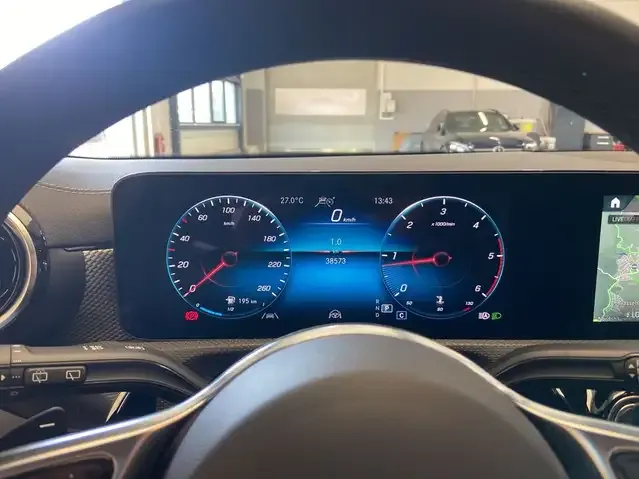 Mercedes-Benz CLA 200