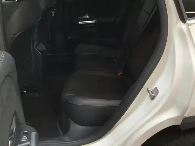 Mercedes-Benz EQA 300