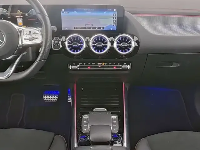 Mercedes-Benz EQA 300
