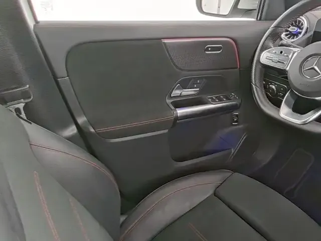 Mercedes-Benz EQA 300