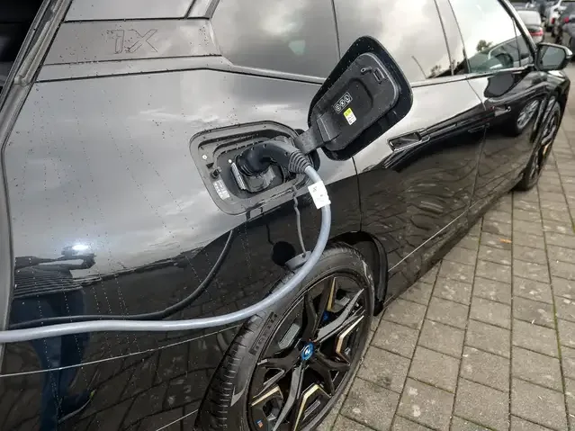 BMW iX