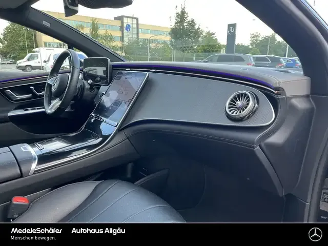 Mercedes-Benz EQE 300