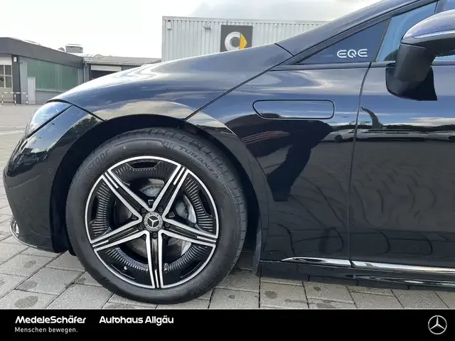 Mercedes-Benz EQE 300