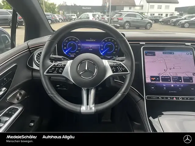 Mercedes-Benz EQE 300