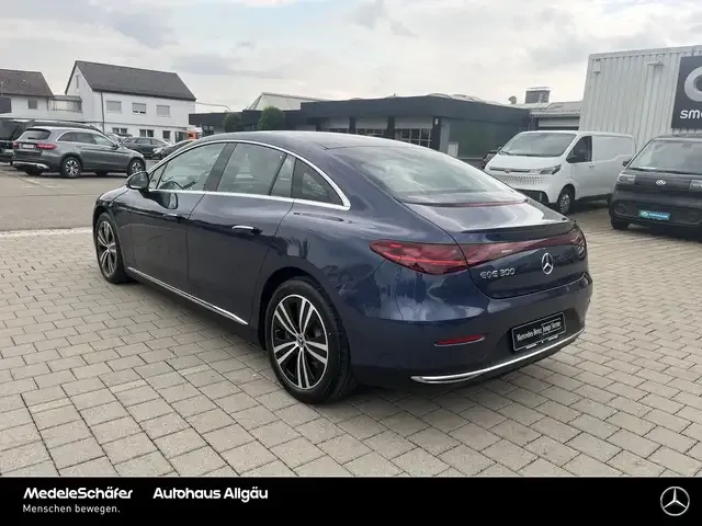 Mercedes-Benz EQE 300