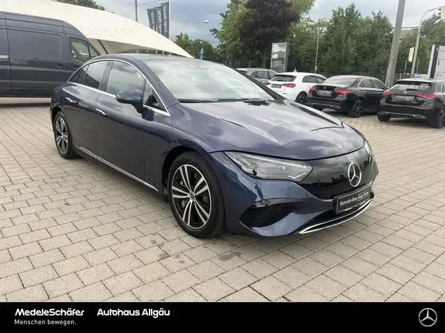 Mercedes-Benz EQE 300
