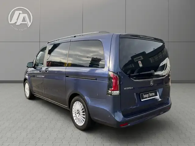 Mercedes-Benz V 220