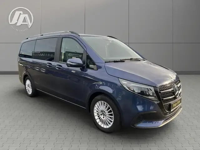 Mercedes-Benz V 220