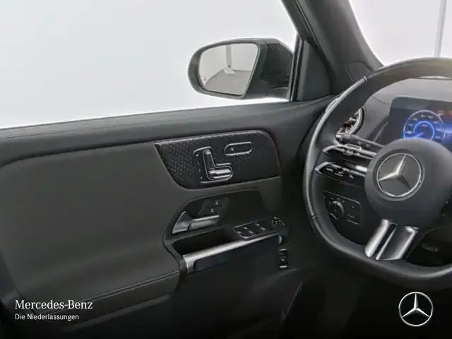 Mercedes-Benz EQB 300