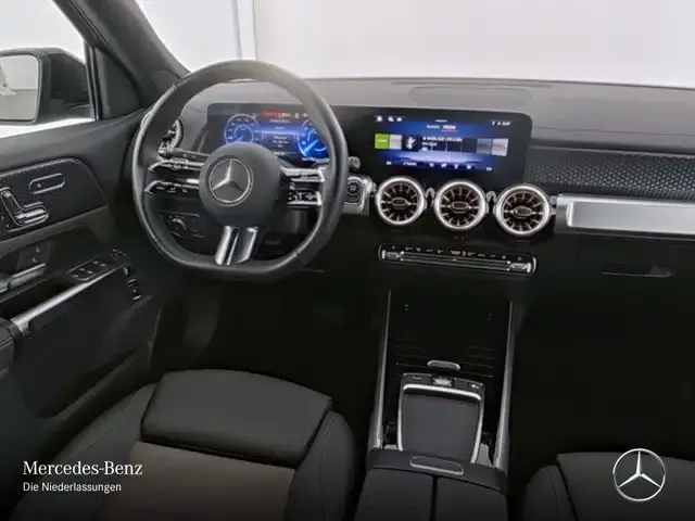 Mercedes-Benz EQB 300