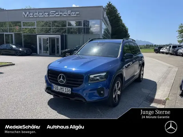 Mercedes-Benz GLB 220