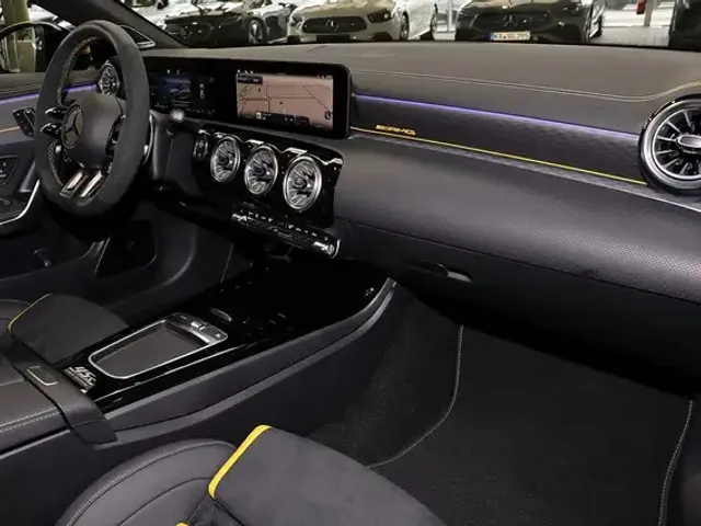 Mercedes-Benz CLA 45 AMG