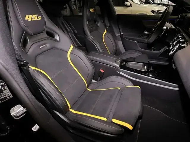 Mercedes-Benz CLA 45 AMG