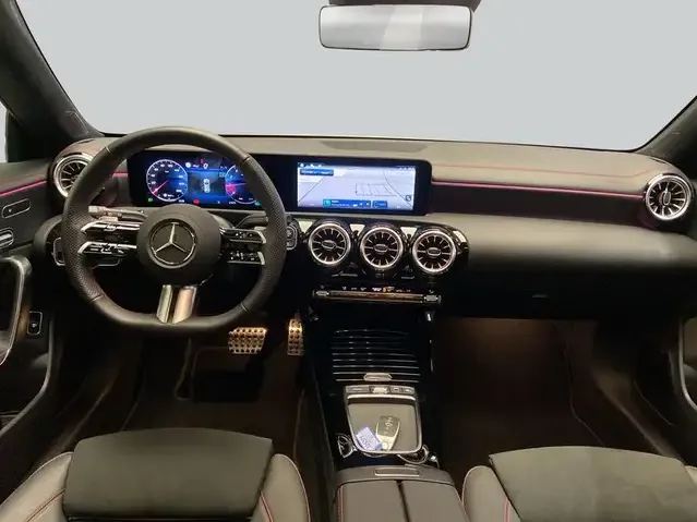 Mercedes-Benz CLA 200