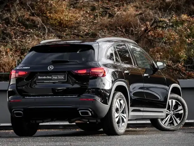 Mercedes-Benz GLA 200