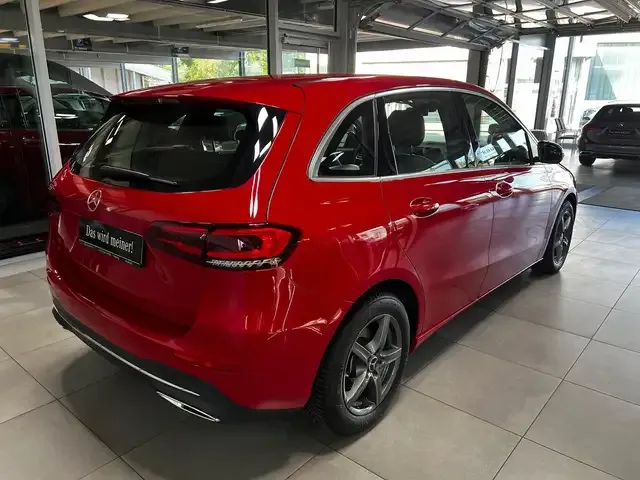 Mercedes-Benz B 200