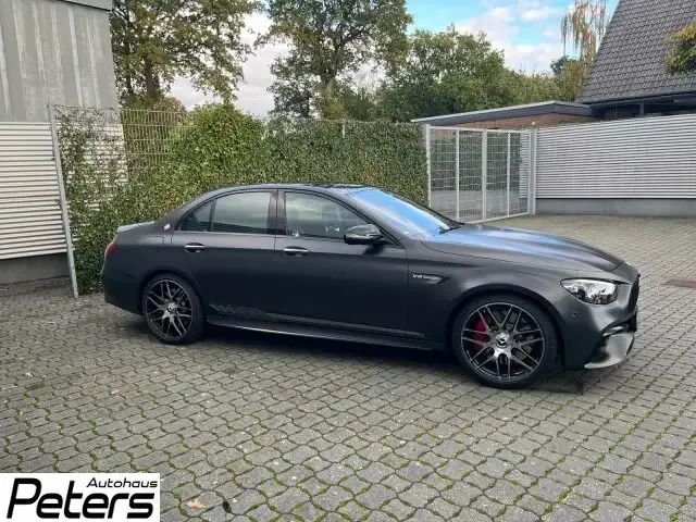 Mercedes-Benz E 63 AMG