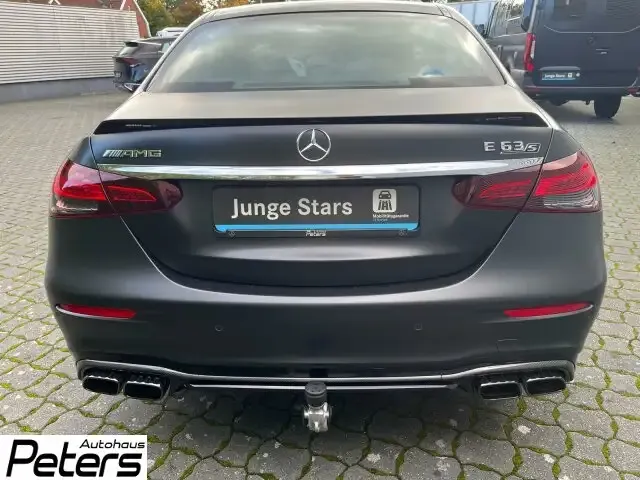 Mercedes-Benz E 63 AMG