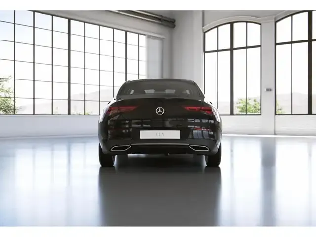 Mercedes-Benz CLA 180