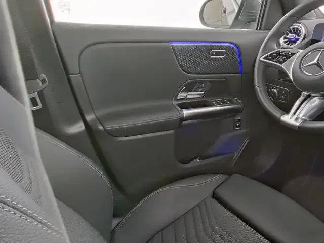 Mercedes-Benz EQA 300