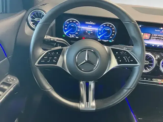 Mercedes-Benz EQA 300