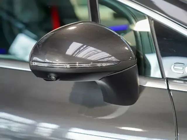 Mercedes-Benz EQE 43