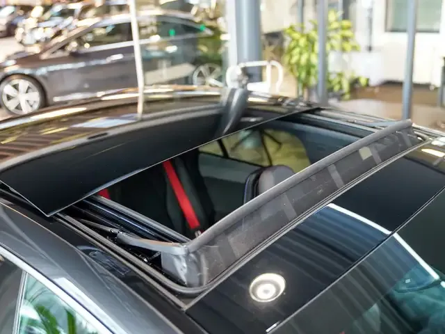 Mercedes-Benz EQE 43