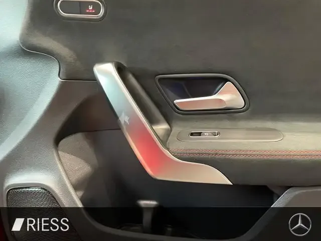 Mercedes-Benz CLA 220