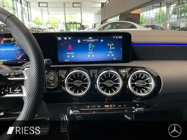 Mercedes-Benz CLA 220