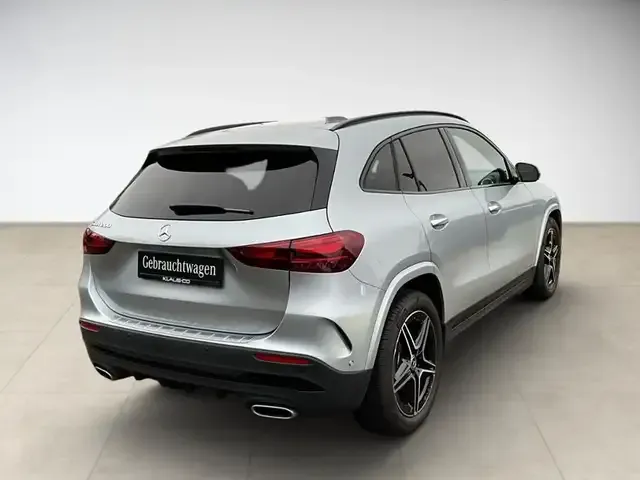 Mercedes-Benz GLA 200