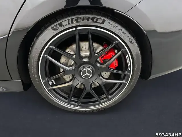 Mercedes-Benz CLA 45 AMG