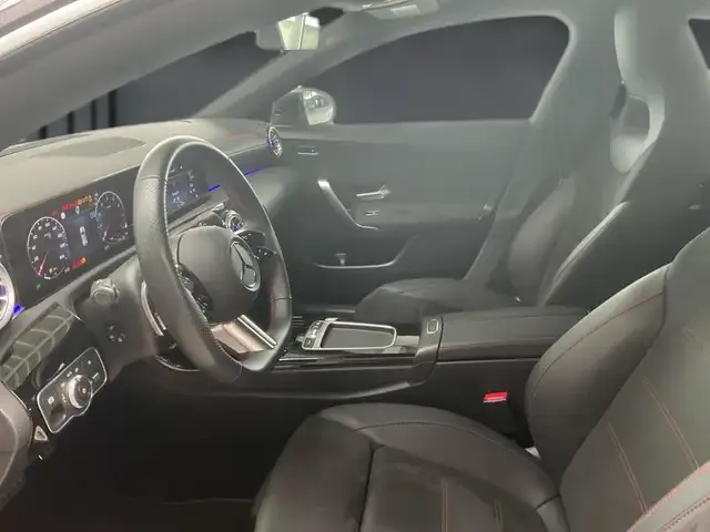 Mercedes-Benz CLA 180
