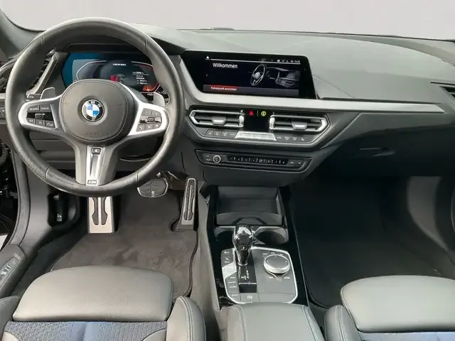 BMW 235