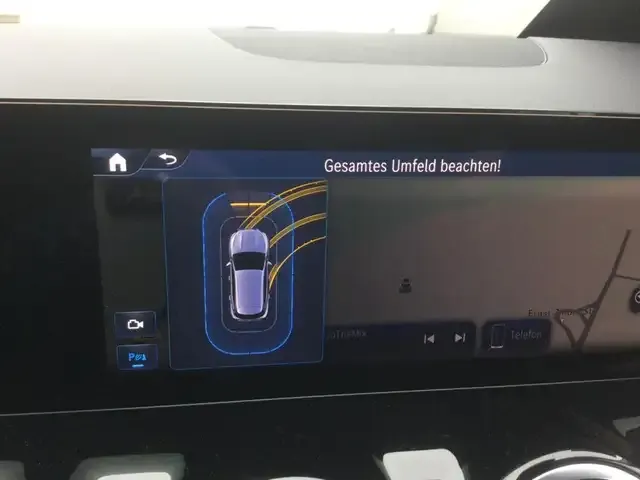 Mercedes-Benz GLA 220