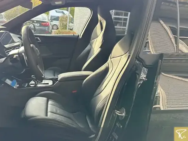 BMW 235