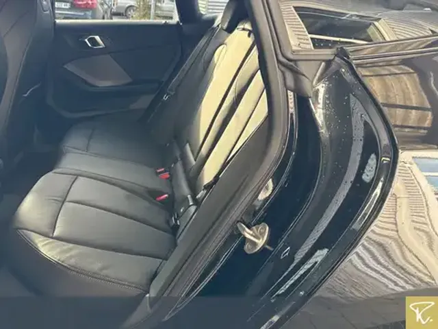 BMW 235