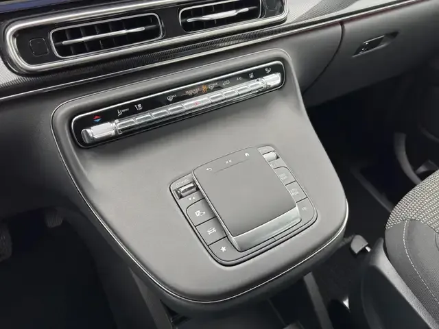 Mercedes-Benz EQV 300