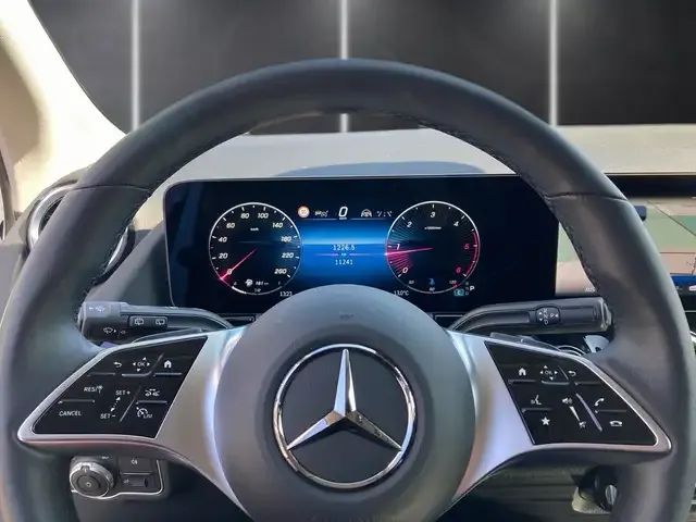 Mercedes-Benz GLA 180
