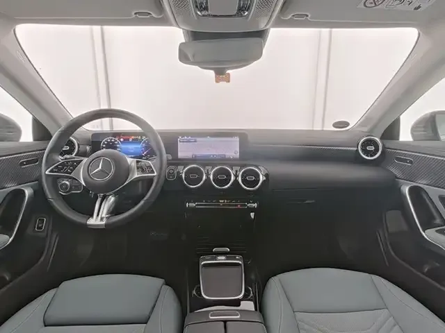 Mercedes-Benz CLA 180
