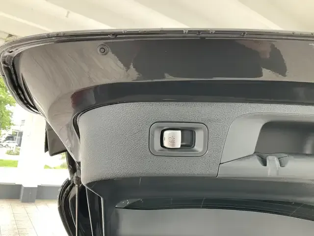 Mercedes-Benz EQC 400