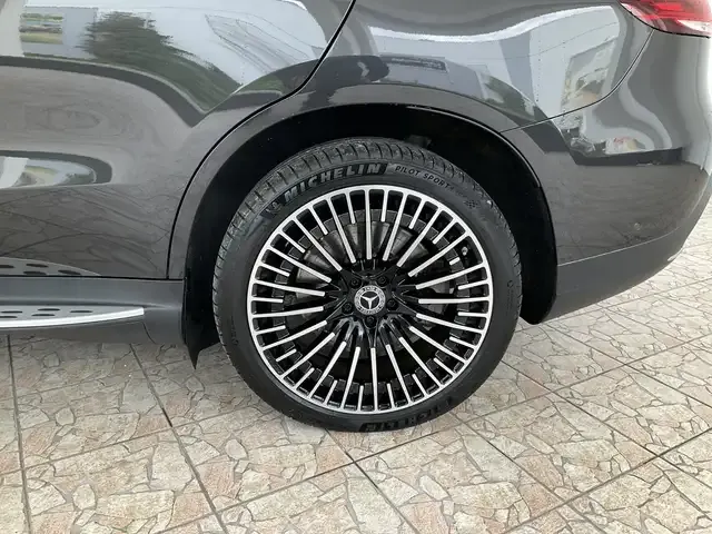 Mercedes-Benz EQC 400