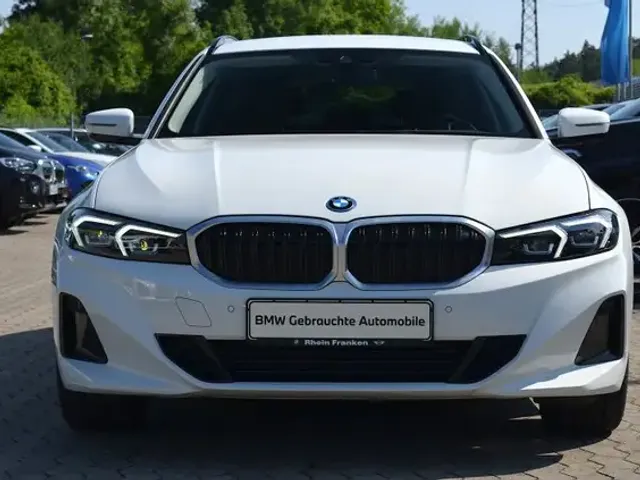 BMW 330