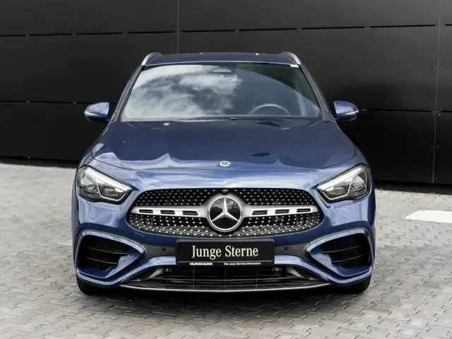 Mercedes-Benz GLA 200