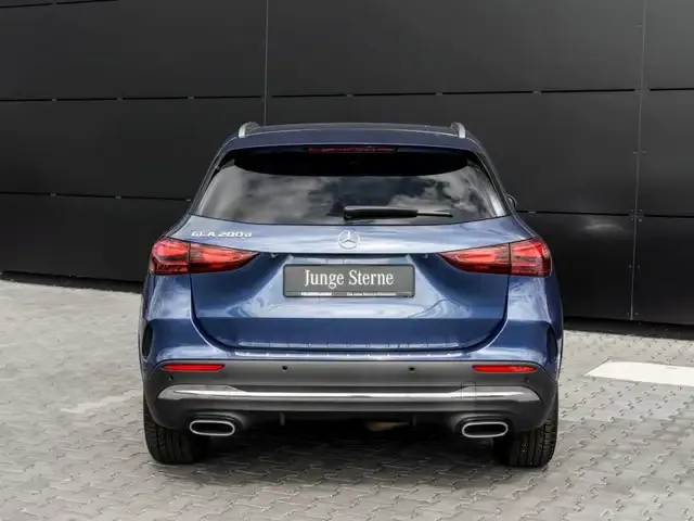 Mercedes-Benz GLA 200