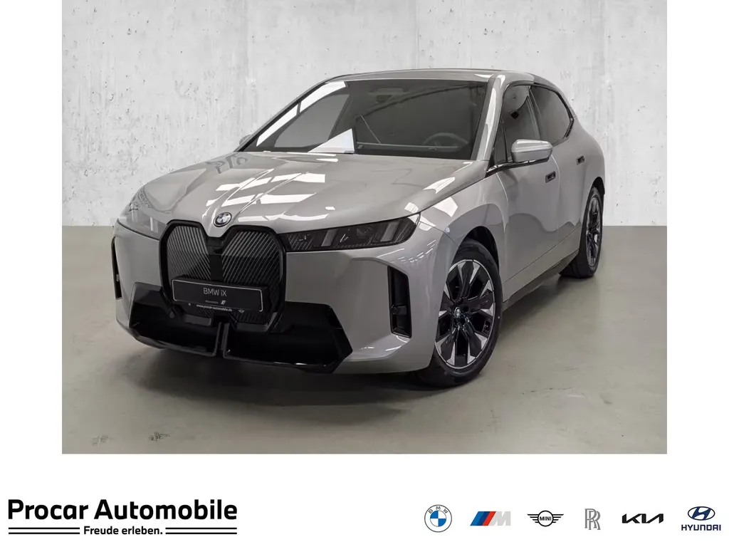 BMW iX