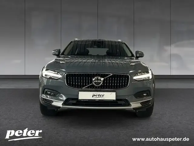 Volvo V90 Cross Country